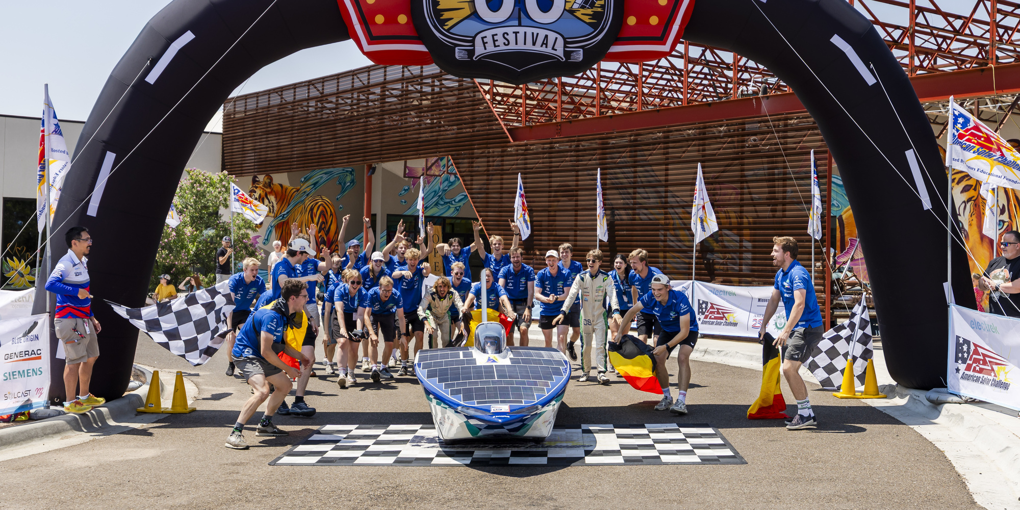 Innoptus Solar Team wint American Solar Challenge bij Amerikaans debuut